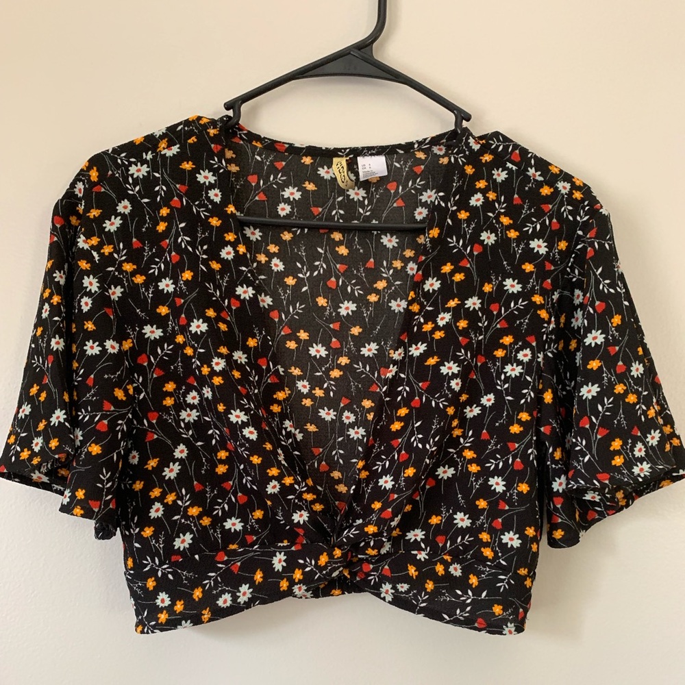 Floral crop shirt